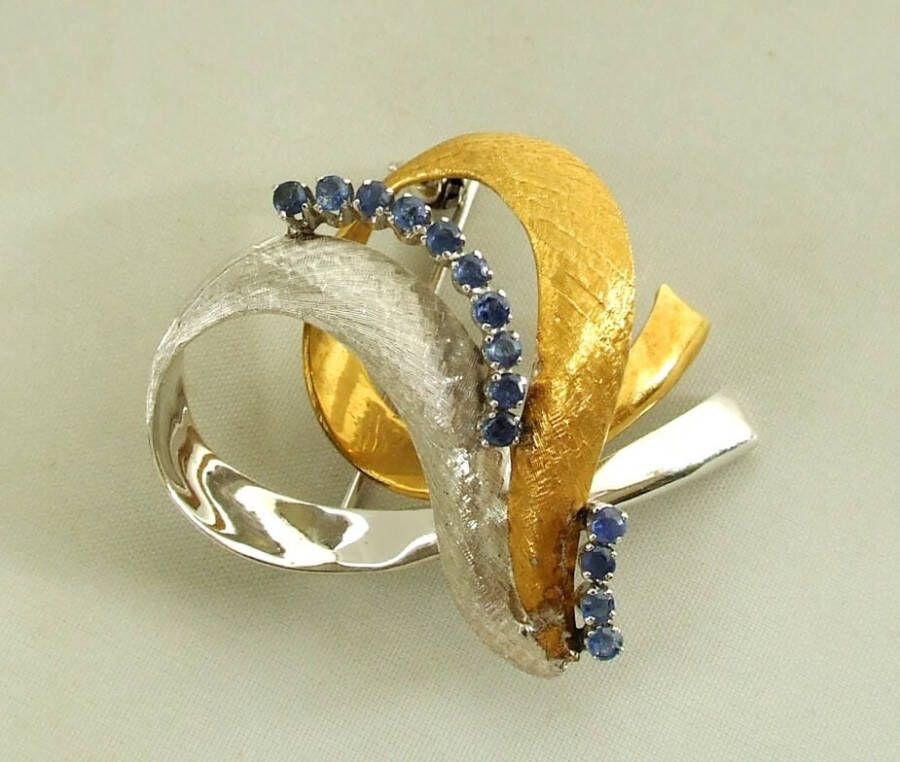 Christian 18 karaat bicolor gouden broche met saffier