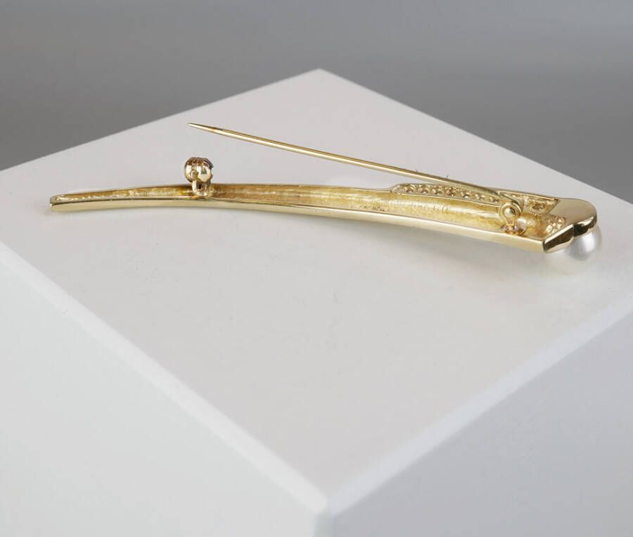 Christian Gouden broche met cultive parel