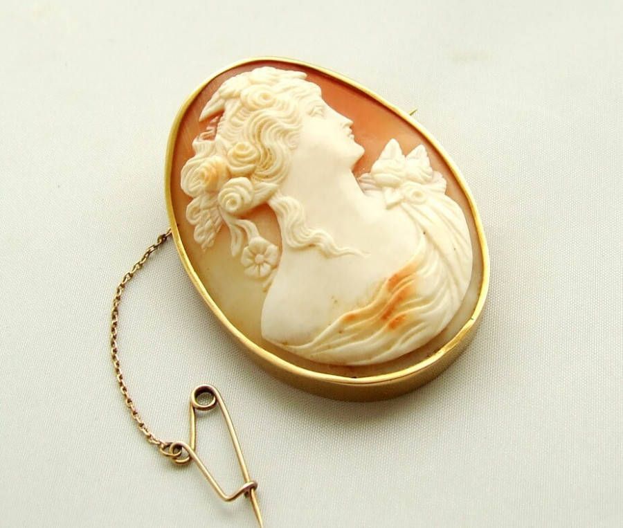 Christian Gouden camee broche